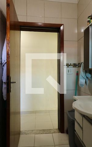 Casa à venda com 224m², 3 quartos e 4 vagasBanheiro Social