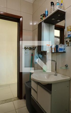 Casa à venda com 224m², 3 quartos e 4 vagasBanheiro Social