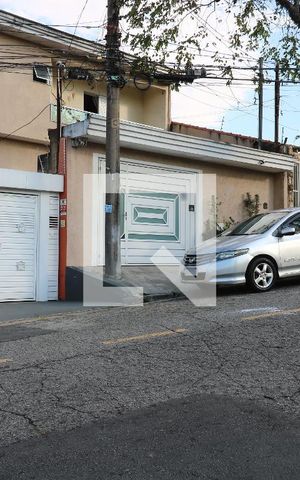 Casa à venda com 224m², 3 quartos e 4 vagasFachada