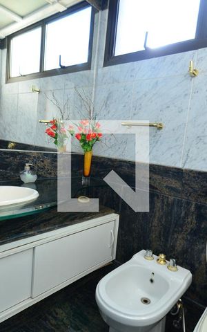 Apartamento à venda com 305m², 4 quartos e 4 vagasBanheiro suite1