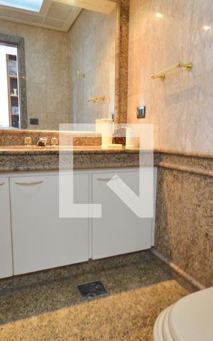 Apartamento à venda com 305m², 4 quartos e 4 vagasBanheiro escritorio