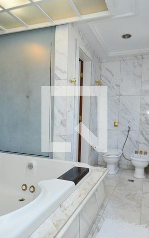 Apartamento à venda com 305m², 4 quartos e 4 vagasBanheiro suite master
