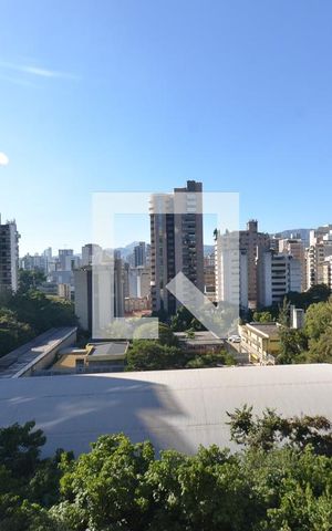 Apartamento à venda com 305m², 4 quartos e 4 vagasVista