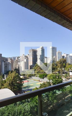 Apartamento à venda com 305m², 4 quartos e 4 vagasVaranda da sala