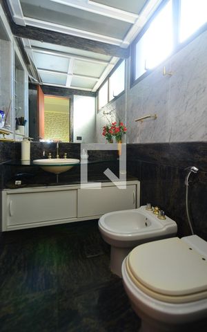 Apartamento à venda com 305m², 4 quartos e 4 vagasBanheiro suite1