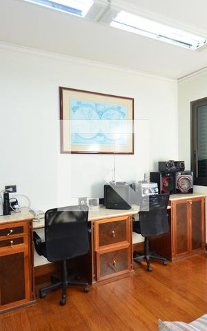 Apartamento à venda com 305m², 4 quartos e 4 vagasEscritorio/ suite