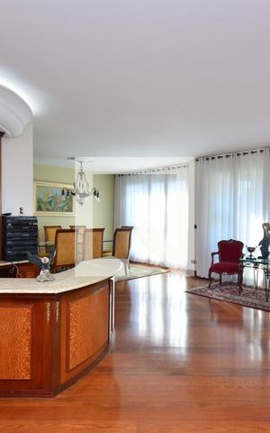 Apartamento à venda com 305m², 4 quartos e 4 vagasSala de estar