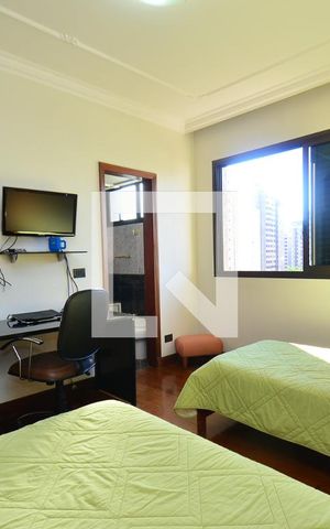 Apartamento à venda com 305m², 4 quartos e 4 vagasSuite1