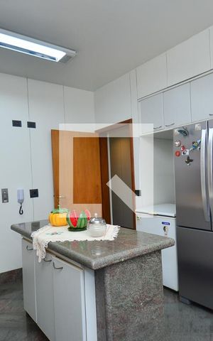 Apartamento à venda com 305m², 4 quartos e 4 vagasCozinha