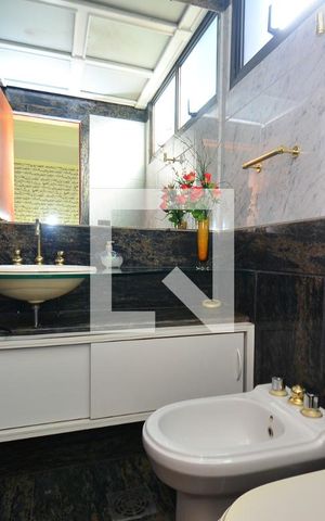 Apartamento à venda com 305m², 4 quartos e 4 vagasBanheiro suite1