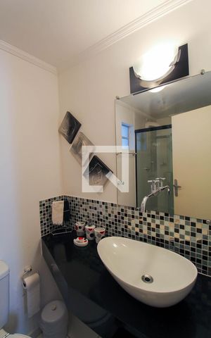 Apartamento à venda com 57m², 2 quartos e 2 vagas Apartamento à venda com 57m², 2 quartos e 2 vagasBanheiro