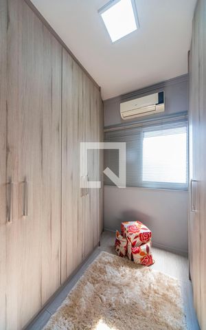 Casa de condomínio à venda com 140m², 2 quartos e 2 vagas Casa de condomínio à venda com 140m², 2 quartos e 2 vagasCloset do Quarto 2