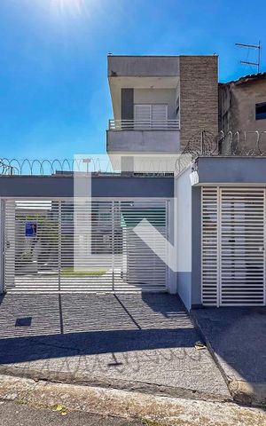 Casa de condomínio à venda com 140m², 2 quartos e 2 vagas Casa de condomínio à venda com 140m², 2 quartos e 2 vagasFachada