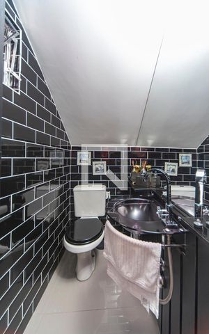 Casa de condomínio à venda com 140m², 2 quartos e 2 vagas Casa de condomínio à venda com 140m², 2 quartos e 2 vagasLavabo do Salão de festas Privativo