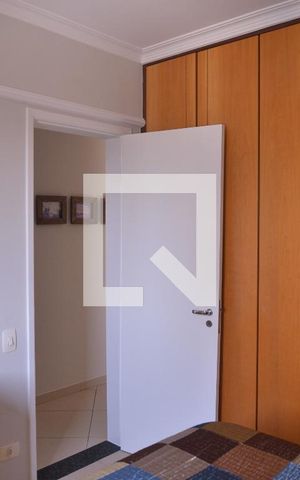 Apartamento à venda com 105m², 3 quartos e 2 vagasQuarto 