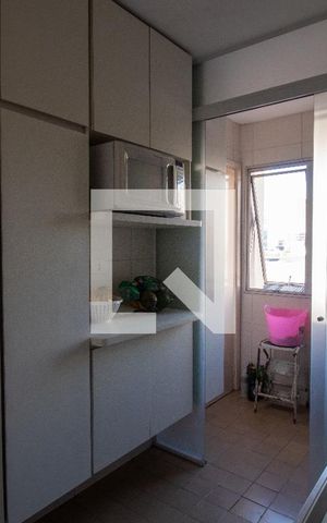 Apartamento para alugar com 85m², 4 quartos e 1 vaga Apartamento para alugar com 85m², 4 quartos e 1 vagaCozinha e Área de Serviço