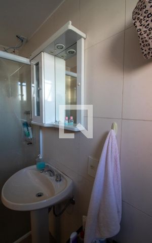 Apartamento para alugar com 85m², 4 quartos e 1 vaga Apartamento para alugar com 85m², 4 quartos e 1 vagaBanheiro da Suíte 1
