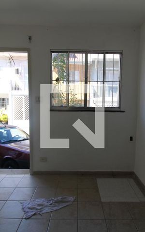 Casa para alugar com 70m², 2 quartos e 1 vagaSala
