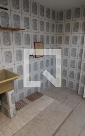 Casa para alugar com 70m², 2 quartos e 1 vagaÁrea de Serviço