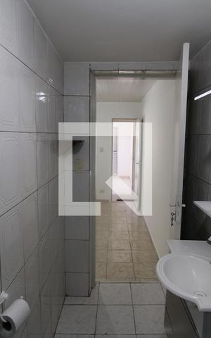 Casa para alugar com 70m², 2 quartos e 1 vagaBanheiro