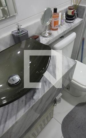 Apartamento à venda com 80m², 3 quartos e 2 vagasBanheiro do Quarto 2