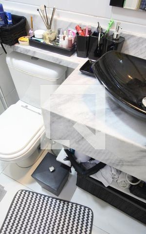Apartamento à venda com 80m², 3 quartos e 2 vagasBanheiro
