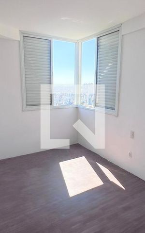 Casa de condomínio à venda com 288m², 4 quartos e 4 vagas Casa de condomínio à venda com 288m², 4 quartos e 4 vagasSuíte