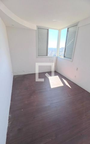 Casa de condomínio à venda com 288m², 4 quartos e 4 vagas Casa de condomínio à venda com 288m², 4 quartos e 4 vagasSuíte