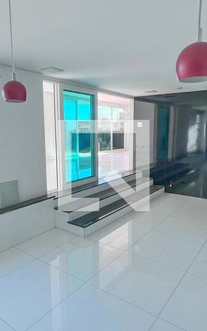 Casa de condomínio à venda com 288m², 4 quartos e 4 vagas Casa de condomínio à venda com 288m², 4 quartos e 4 vagasSala