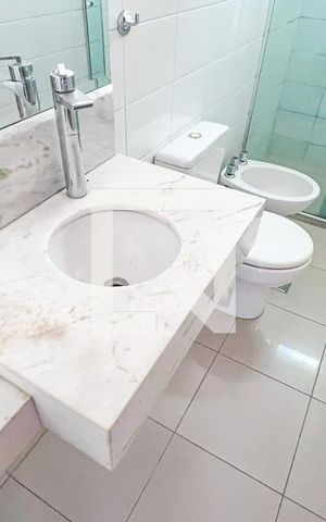 Casa de condomínio à venda com 288m², 4 quartos e 4 vagas Casa de condomínio à venda com 288m², 4 quartos e 4 vagasSuíte