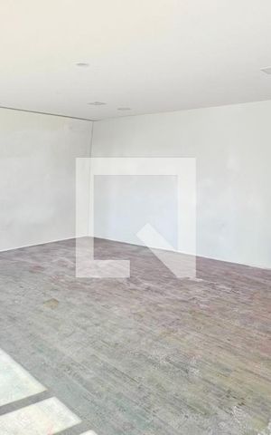 Casa de condomínio à venda com 288m², 4 quartos e 4 vagas Casa de condomínio à venda com 288m², 4 quartos e 4 vagasSala