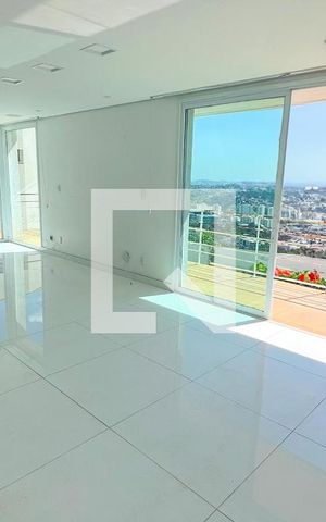 Casa de condomínio à venda com 288m², 4 quartos e 4 vagas Casa de condomínio à venda com 288m², 4 quartos e 4 vagasSala