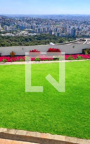 Casa de condomínio à venda com 288m², 4 quartos e 4 vagas Casa de condomínio à venda com 288m², 4 quartos e 4 vagasSala vista