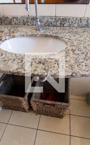Apartamento para alugar com 60m², 2 quartos e 1 vaga Apartamento para alugar com 60m², 2 quartos e 1 vagaDetalhe do banheiro