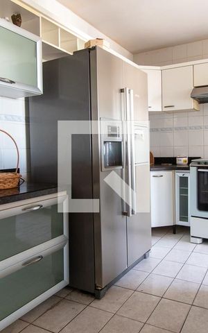 Apartamento para alugar com 60m², 2 quartos e 1 vaga Apartamento para alugar com 60m², 2 quartos e 1 vagaCozinha - Armários