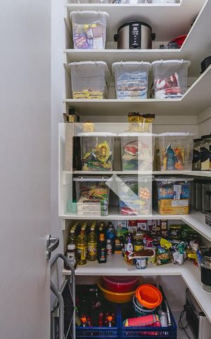 Casa de condomínio para alugar com 325m², 4 quartos e 4 vagas Casa de condomínio para alugar com 325m², 4 quartos e 4 vagasDespensa