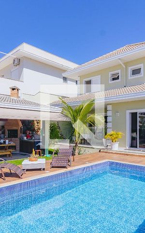 Casa de condomínio para alugar com 325m², 4 quartos e 4 vagas Casa de condomínio para alugar com 325m², 4 quartos e 4 vagasÁrea externa