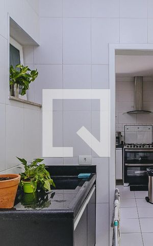 Casa de condomínio para alugar com 325m², 4 quartos e 4 vagas Casa de condomínio para alugar com 325m², 4 quartos e 4 vagasÁrea de Serviço