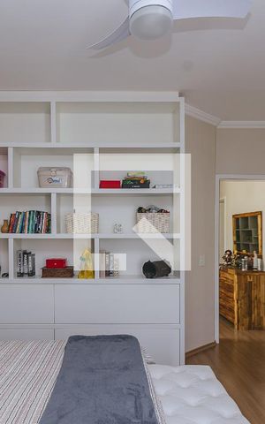 Casa de condomínio para alugar com 325m², 4 quartos e 4 vagas Casa de condomínio para alugar com 325m², 4 quartos e 4 vagasQuarto 3