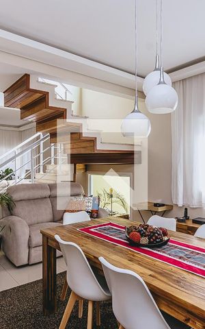Casa de condomínio para alugar com 325m², 4 quartos e 4 vagas Casa de condomínio para alugar com 325m², 4 quartos e 4 vagasSala
