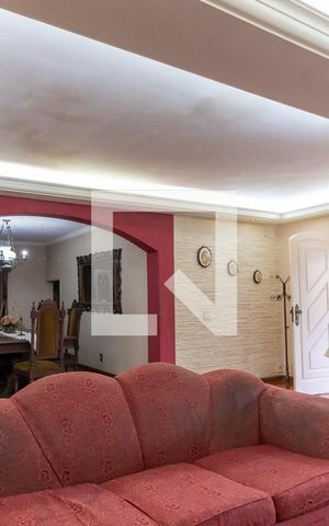 Casa de condomínio à venda com 800m², 4 quartos e 3 vagas Casa de condomínio à venda com 800m², 4 quartos e 3 vagasSala