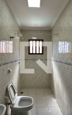 Casa à venda com 172m², 3 quartos e 4 vagasBanheiro