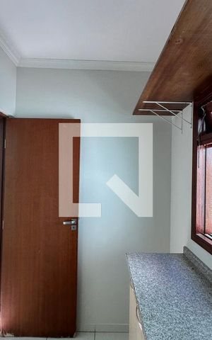 Casa à venda com 172m², 3 quartos e 4 vagasQuarto de Serviço