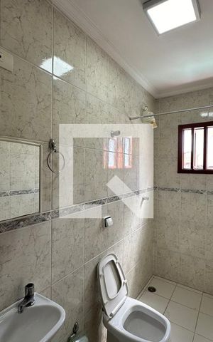 Casa à venda com 172m², 3 quartos e 4 vagasBanheiro