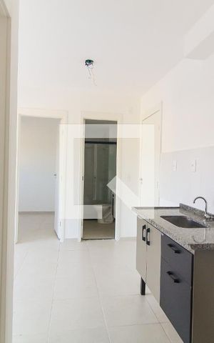 Apartamento à venda com 35m², 2 quartos e sem vaga Apartamento à venda com 35m², 2 quartos e sem vagaCozinha e Área de Serviço