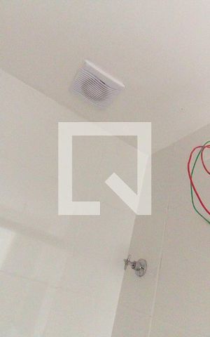 Apartamento à venda com 35m², 2 quartos e sem vaga Apartamento à venda com 35m², 2 quartos e sem vagaBanheiro