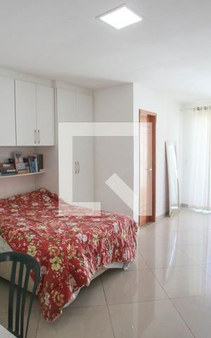 Casa de condomínio à venda com 300m², 5 quartos e 2 vagas Casa de condomínio à venda com 300m², 5 quartos e 2 vagasQuarto Suíte 4