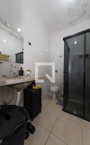 Casa para alugar com 168m², 3 quartos e 2 vagas Casa para alugar com 168m², 3 quartos e 2 vagasBanheiro da Suíte