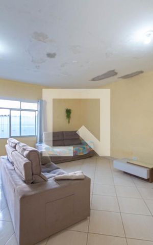 Casa para alugar com 168m², 3 quartos e 2 vagas Casa para alugar com 168m², 3 quartos e 2 vagasSala