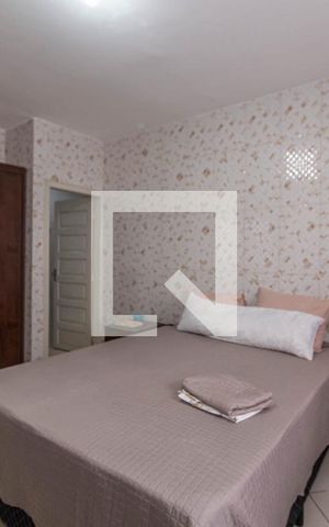 Casa para alugar com 168m², 3 quartos e 2 vagas Casa para alugar com 168m², 3 quartos e 2 vagasSuíte